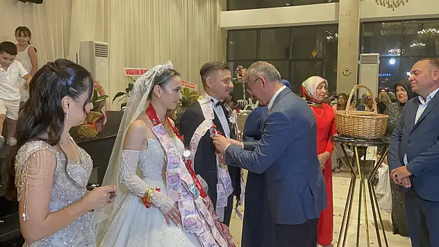 Sağlam ve Uzun Ailelerinin Mutlu Günü