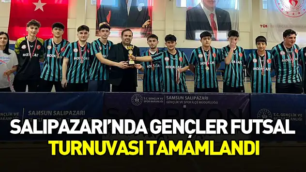 Salıpazarı'nda gençler futsal turnuvası tamamlandı