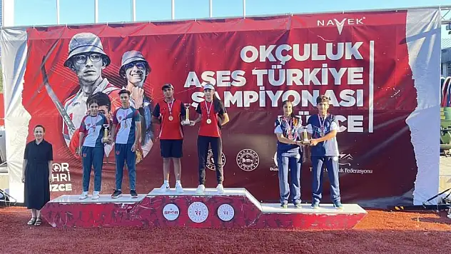 Şampiyonlar madalyalarını aldı