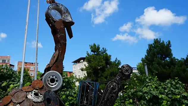 Samsun'da atık metaller sanata dönüşüyor