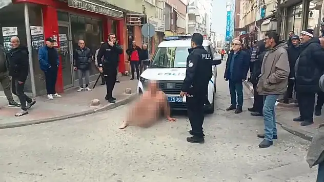 Samsun'da Çıplak Adam Sokağı Karıştırdı