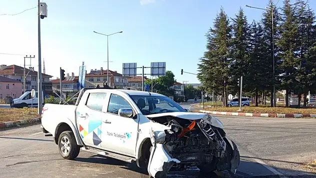 Samsun'da  iki araç çarpıştı : 4 kişi yaralandı