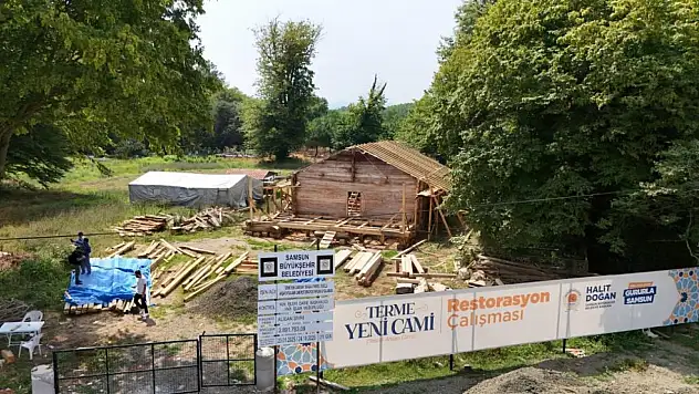 Samsun'da Tarihi Terme Yeni Cami'de Restorasyon Sürüyor