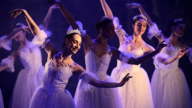 Samsun Devlet Opera ve Balesi 'Fındıkkıran' balesinin prömiyerini yaptı