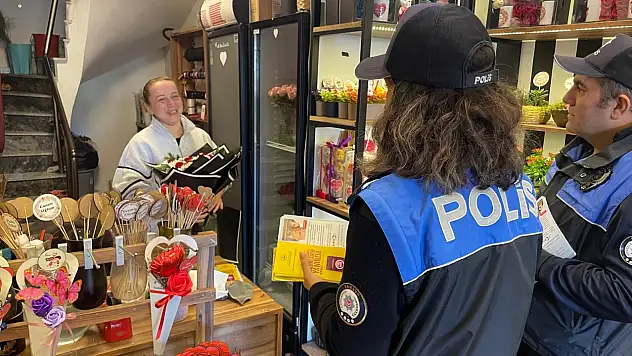 Samsun Polisi Esnafı Bilgilendirdi