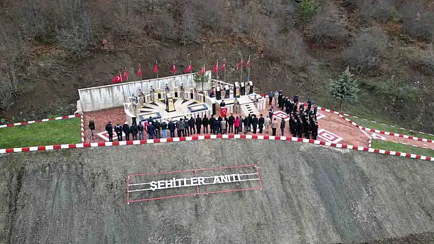 Sazak şehitleri 16 yıl sonra aynı yerde anıldı