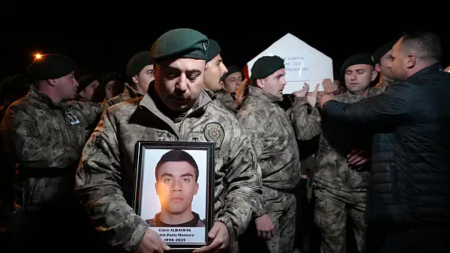 Şehit Polis Emre Albayrak'ın Naaşı Samsun'a Getirildi