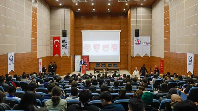 Şeref Malkoç: 'Türkiye'ye Yakışan Yeni ve Sivil Bir Anayasa Şart'