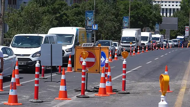 Sıhhiye Köprüsü'nde trafik yoğunluğu oluştu