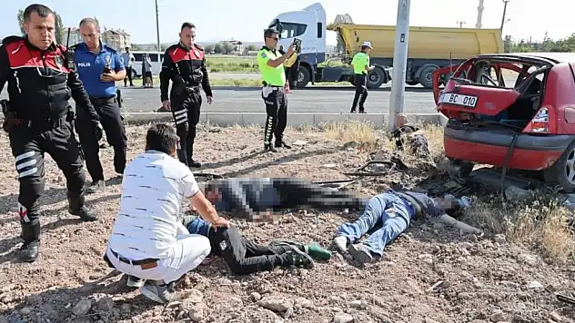 Sınava giden araçlar çarpıştı: 1 ölü, 4'ü ağır 10 yaralı