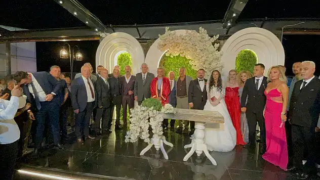 Siyaset ve İş Dünyası Bu Düğünde Buluştu: Çelebi ve Yılmaz Ailelerinin Mutlu Günü
