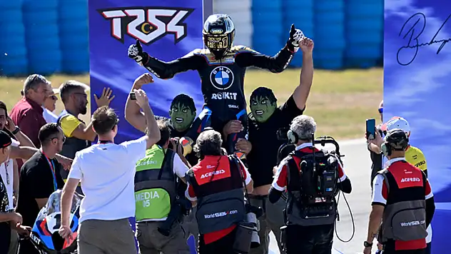 Skandal harekete rağmen Dünya şampiyonu oldu