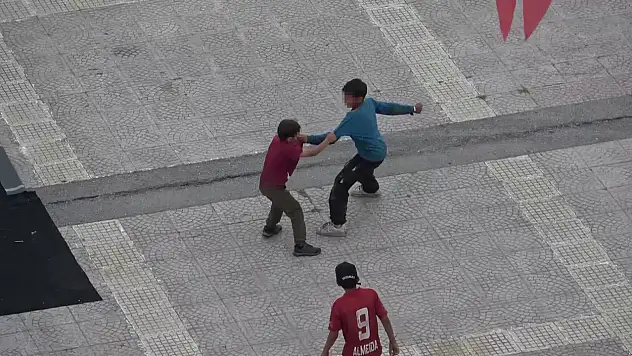 Sözlü tartışma kavgaya döndü