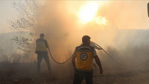 Suriye'de 4 gündür devam yangınlarda Lazkiye ilinde 1 sivil savunma görevlisi hayatını kaybetti