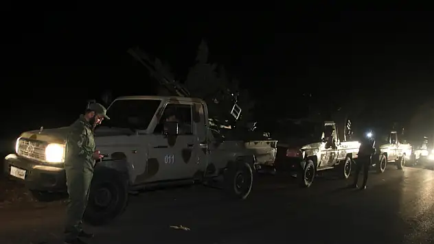 Suriye ordusu Süveyda kentindeki güçlerini çekiyor