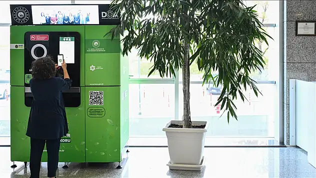 TBMM'nin yeni Sıfır Atık adımı 'depozito iade makineleri' hizmete alındı