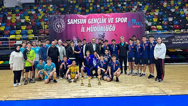 Tekkeköy Proje İmam Hatip Lisesi'nin iki öğrencisi il birincisi oldu