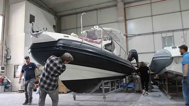 Tekneler uluslararası sularda yüzüyor