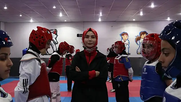 Tekvandoda şampiyon sporcular yetiştiriyor