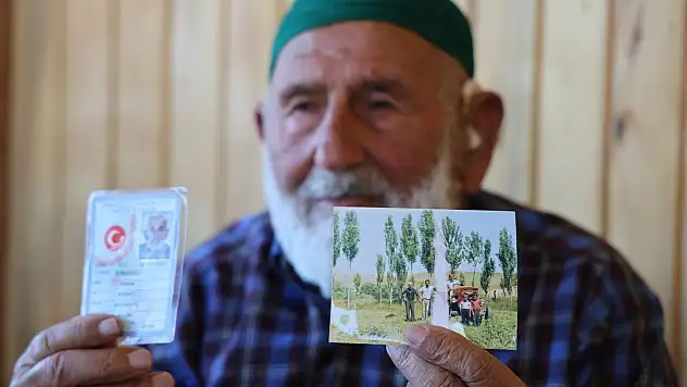 Tereyağını kaşıkla yiyor, 100 yaşında dimdik ayakta!