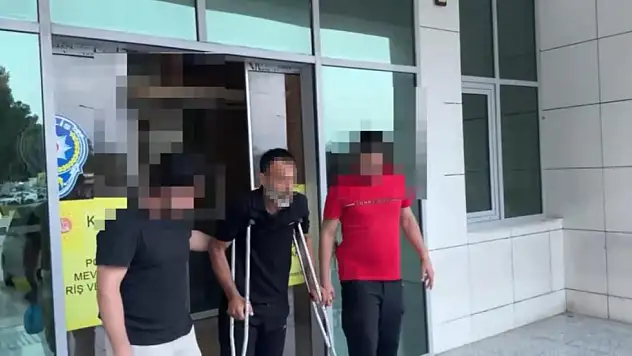 Torbacı damdan atlayıp ayağını kırdı