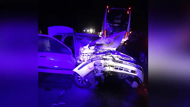 Tosya'da otomobil ile traktör çarpıştı: 1 ölü, 5 yaralı