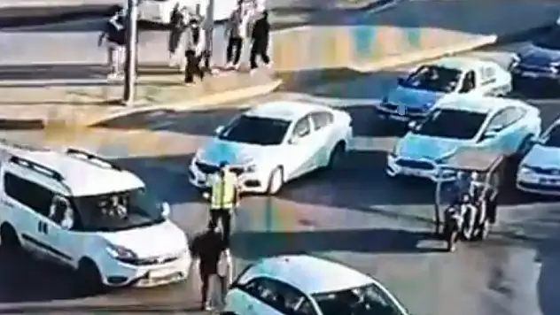 Trafikte polise sopayla saldıran şahıs tutuklandı