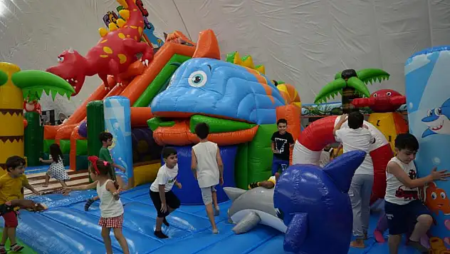 Türkiye'nin en büyük kapalı oyun parkı Samsun'da açıldı