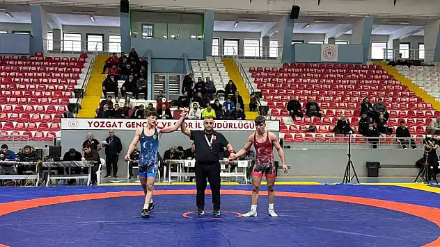 U17 Grekoromen'de 1 Altın, 2 Bronz