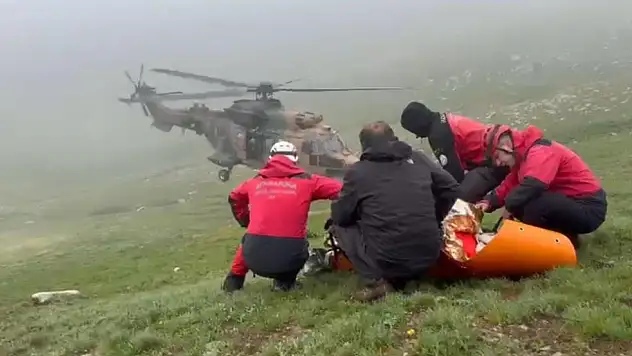 Uçak enkazındaki yaralı yolcu ve ölen pilotun cenazesi Erzurum'a götürüldü