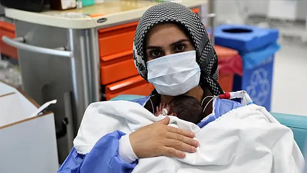 Üçüz bebeklere Bakan Memişoğlu ve yoğun bakım doktorunun ismini koydu