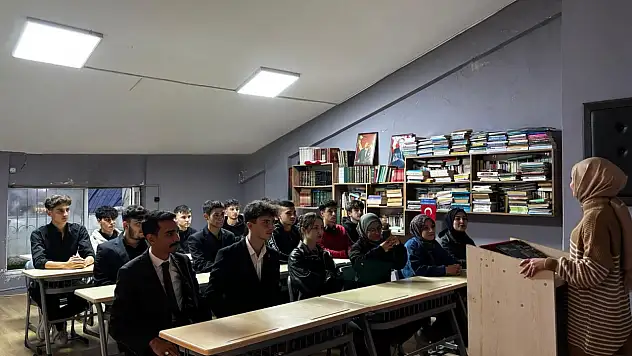 Ülkü Ocakları'ndan etkin ve hızlı kitap okuma semineri