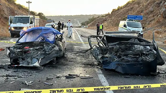 Üniversite kaydı için yola çıkan aile yanarak can verdi