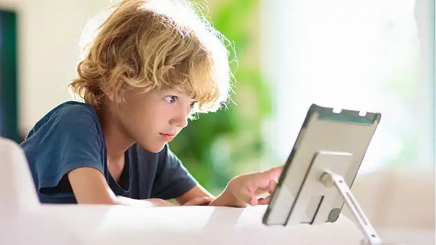 Uzmandan Ebeveynlere Otizm ve Ekran Süresi Uyarısı