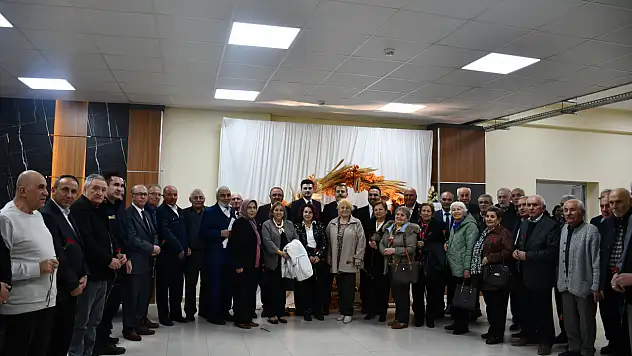 Vezirköprü'de Emekli Öğretmenler Bir Araya Geldi