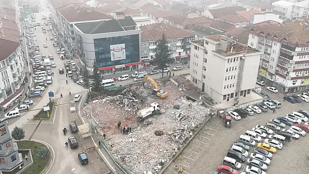 Vezirköprü'nün Çehresi Değişiyor: Meydan ve Otopark İçin İlk Kazma