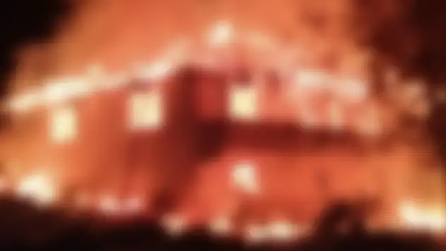 Yangın çıkan ev kullanılamaz hale geldi