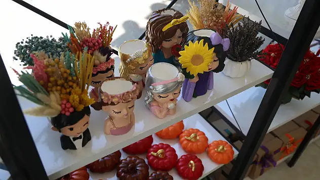 Yaptığı süsleme işi kendisine terapi gibi oldu