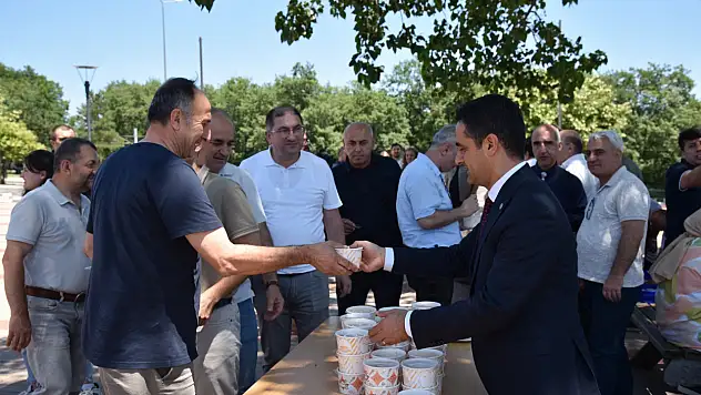 Yaşam Merkezi'nde aşure ikramı