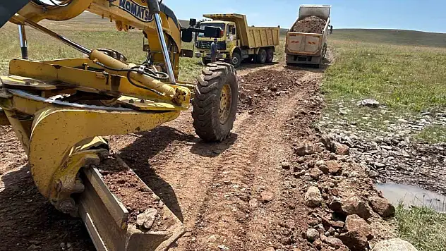 Yayla yolları yapımı sürüyor