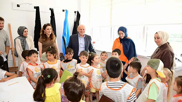 Yaz okullarında hem eğleniyor hem öğreniyor