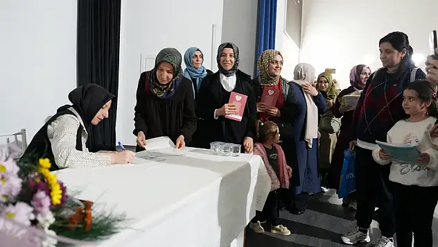 Yazar Gülcemal Bafralılarla buluştu