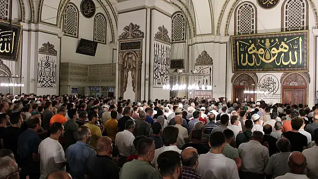 Yılın Son Kandili: Mevlid Kandili'nde Oruç ve İbadetler