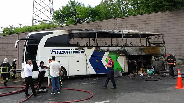 Yolcu otobüsü alev aldı