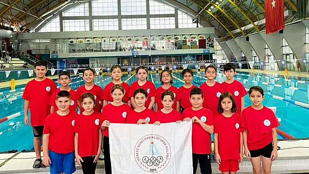 Yüzücüler  şampiyon oldu