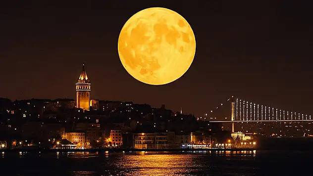 Yüzyılın En Büyüleyici Gökyüzü Olayı Geliyor! 5 Kasım'da Süper Ay Tutulması Geceyi Aydınlatacak