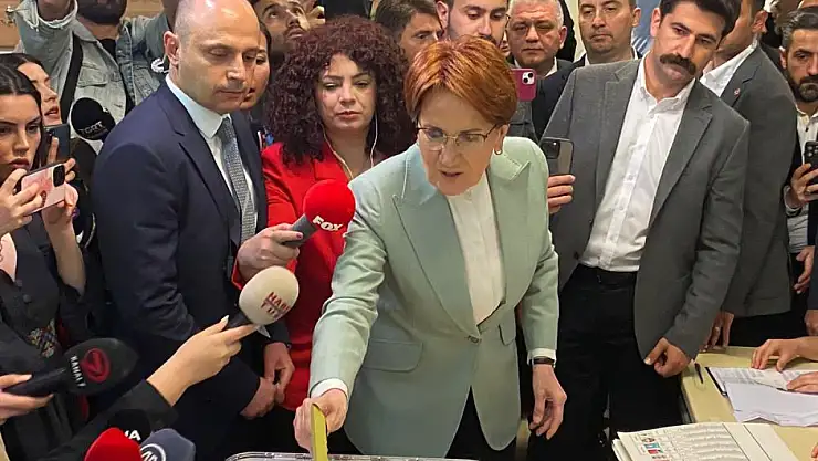 İYİ Parti Genel Başkanı Akşener, oyunu Üsküdar'da kullandı