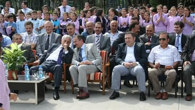 Çarşamba'ya Gelen Yeni Zil Çaldı, Kepçe İle Yemek dağıttı…