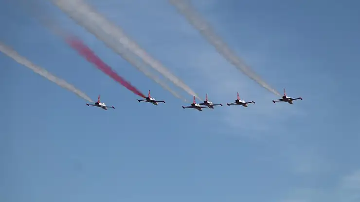 SOLOTÜRK ve Türk Yıldızları Samsun semalarında
