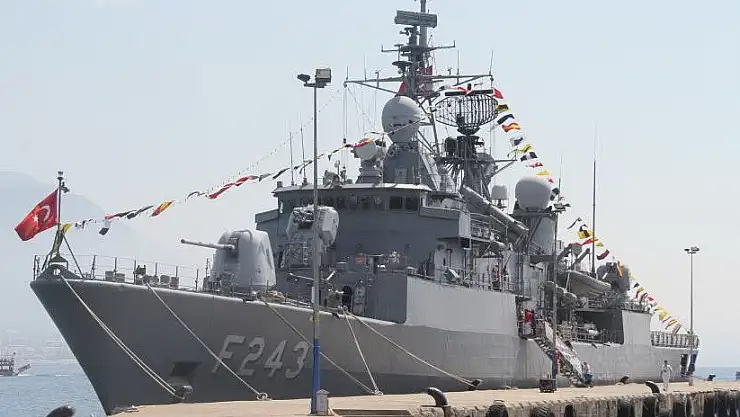 TCG Yıldırım Fırkateyni Samsun Limanı'na demirleyecek